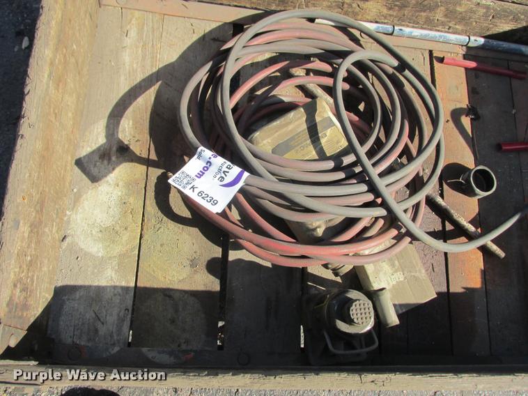 image for item K6239 (5) bottle jacks