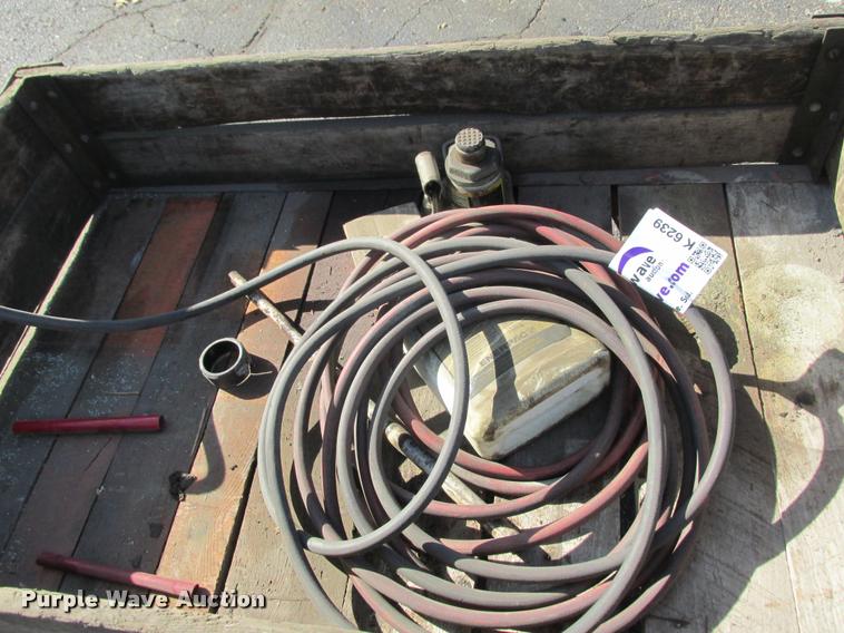 image for item K6239 (5) bottle jacks