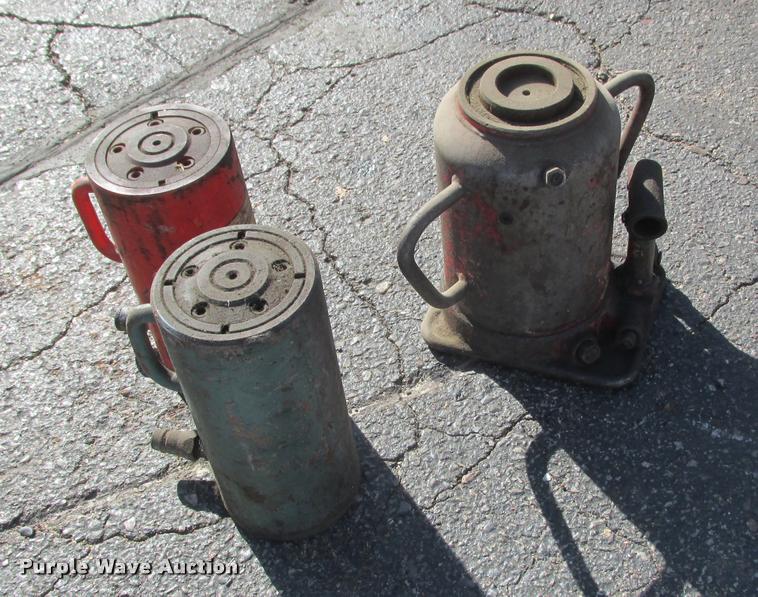 image for item K6239 (5) bottle jacks