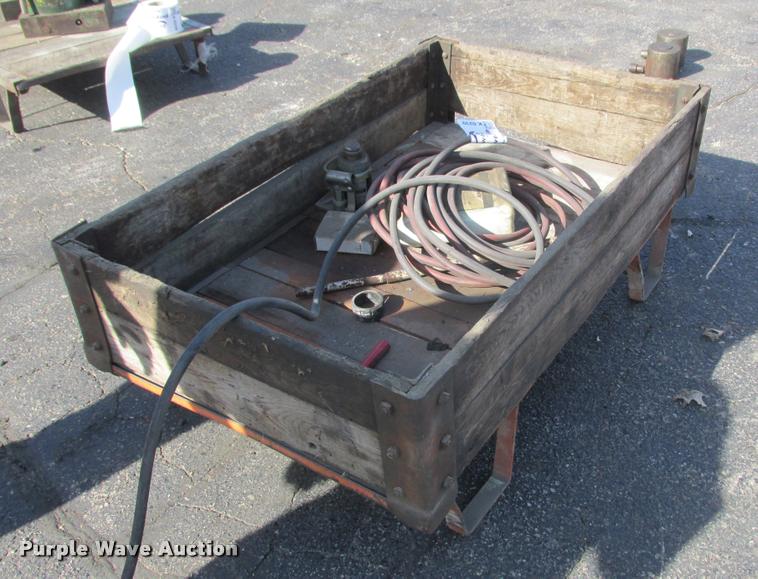 image for item K6239 (5) bottle jacks