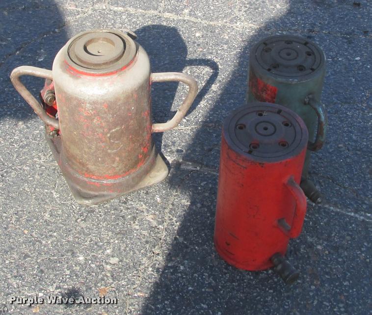 image for item K6239 (5) bottle jacks