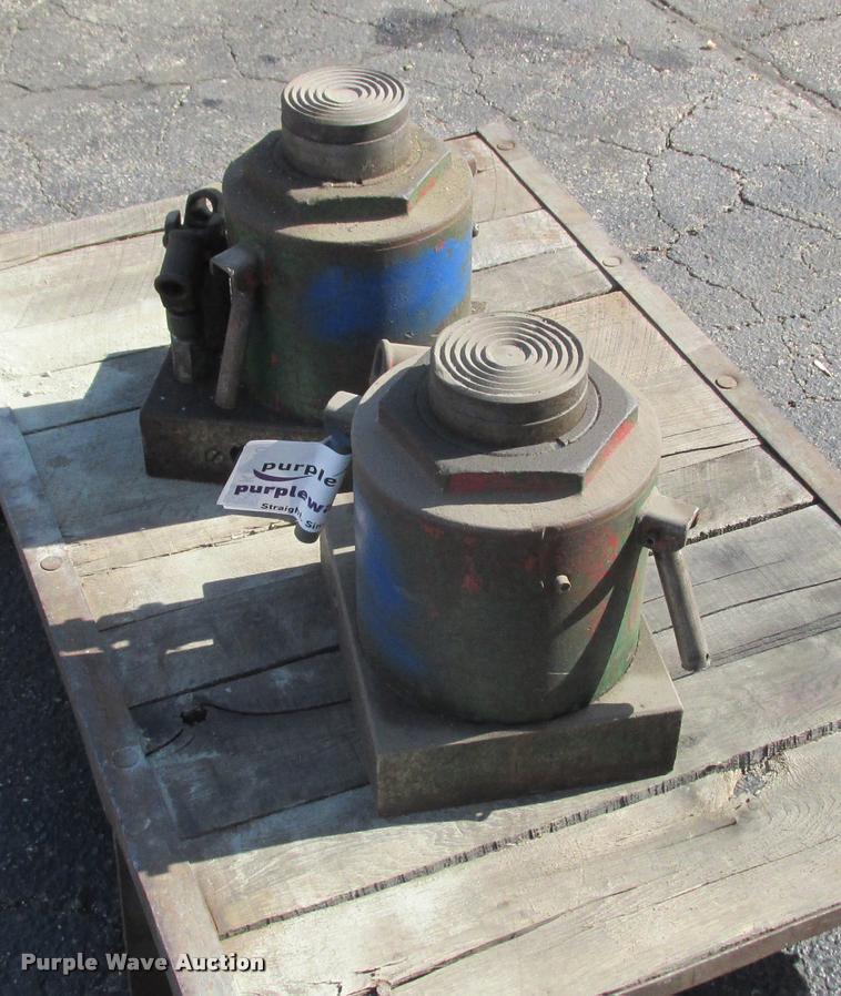 image for item K6240 (2) bottle jacks