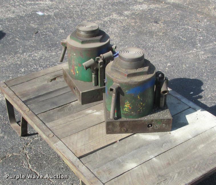 image for item K6240 (2) bottle jacks