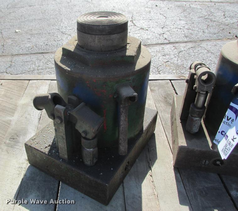 image for item K6240 (2) bottle jacks