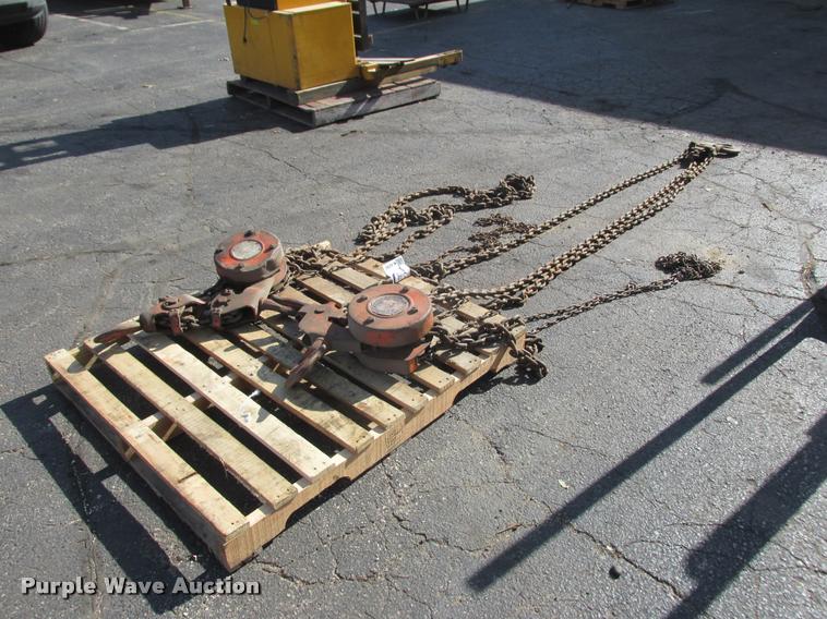 image for item K6242 Chain hoist