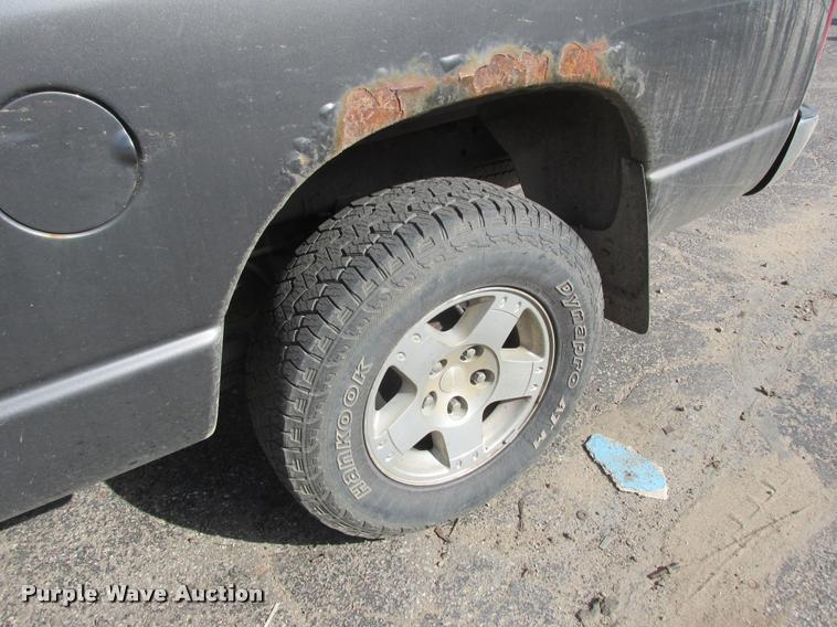 image for item K6243 2004 Dodge Ram 1500 Quad Cab pickup truck
