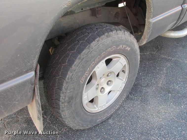 image for item K6243 2004 Dodge Ram 1500 Quad Cab pickup truck