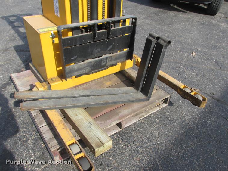 image for item K6247 Big Joe PDM-30-106 forklift