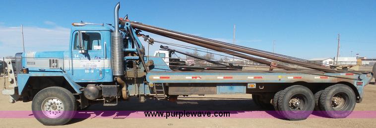 image for item K6974 1979 International 1840 winch truck