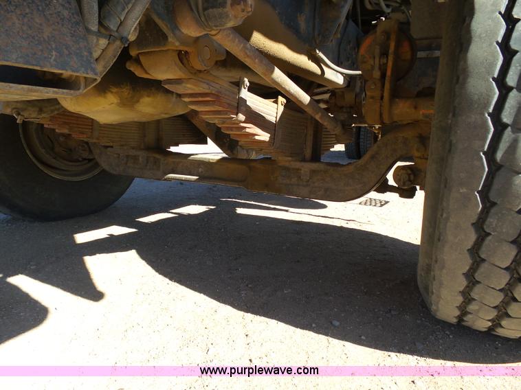 image for item K6974 1979 International 1840 winch truck