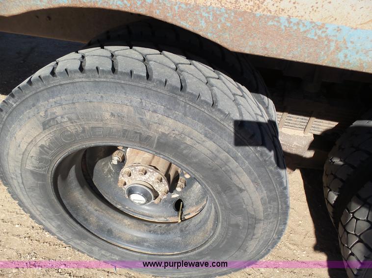 image for item K6974 1979 International 1840 winch truck