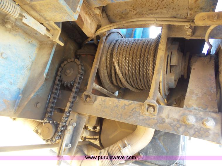 image for item K6974 1979 International 1840 winch truck