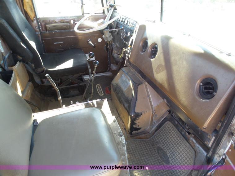 image for item K6974 1979 International 1840 winch truck