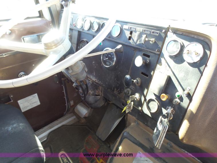 image for item K6974 1979 International 1840 winch truck