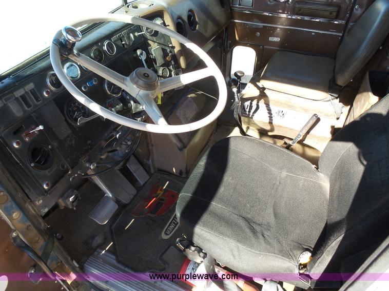 image for item K6974 1979 International 1840 winch truck