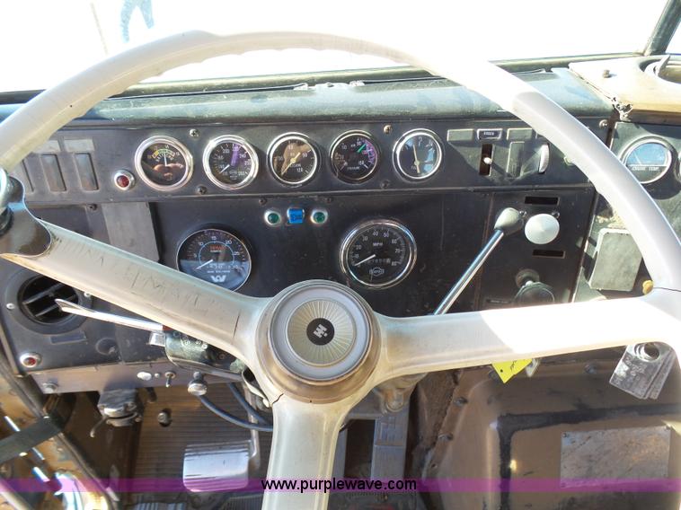 image for item K6974 1979 International 1840 winch truck