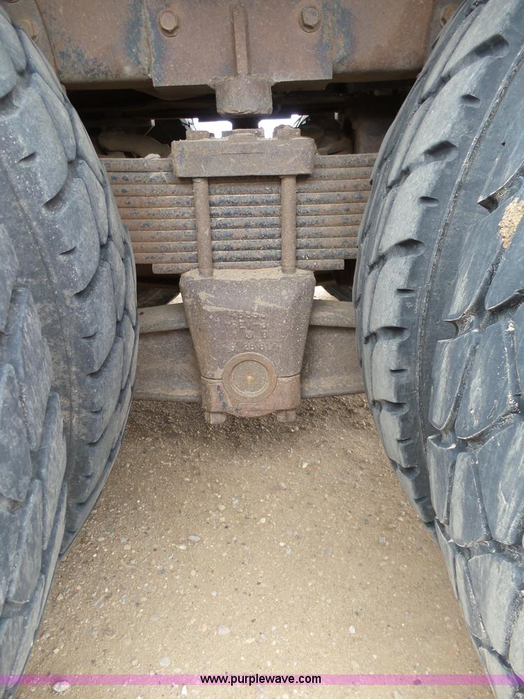 image for item K6974 1979 International 1840 winch truck