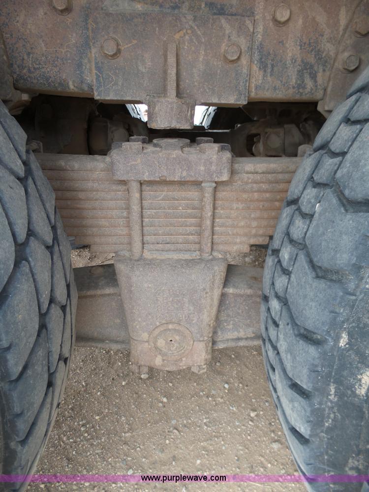 image for item K6974 1979 International 1840 winch truck