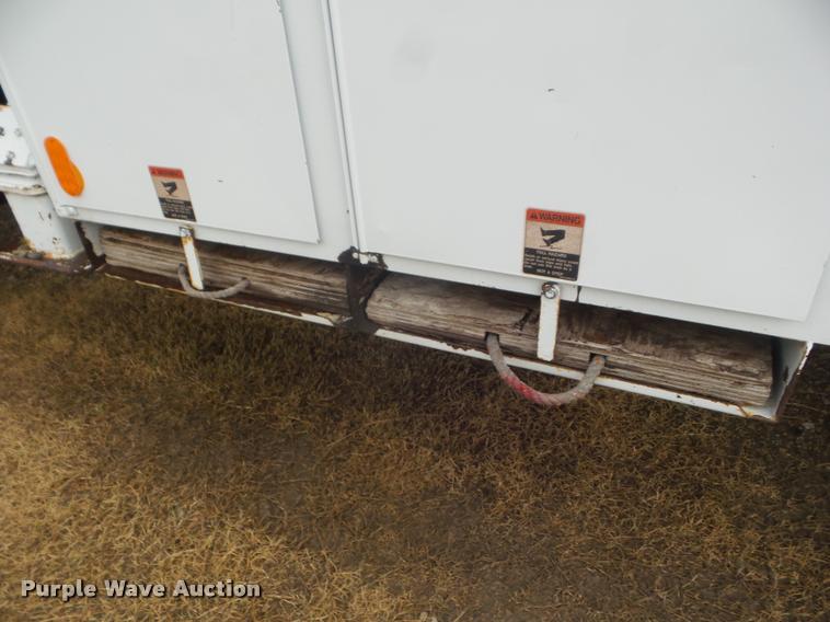 image for item L1707 2005 International 7300 digger derrick truck