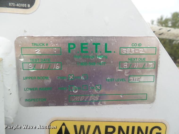 image for item L1707 2005 International 7300 digger derrick truck