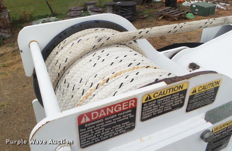 image for item L1707 2005 International 7300 digger derrick truck