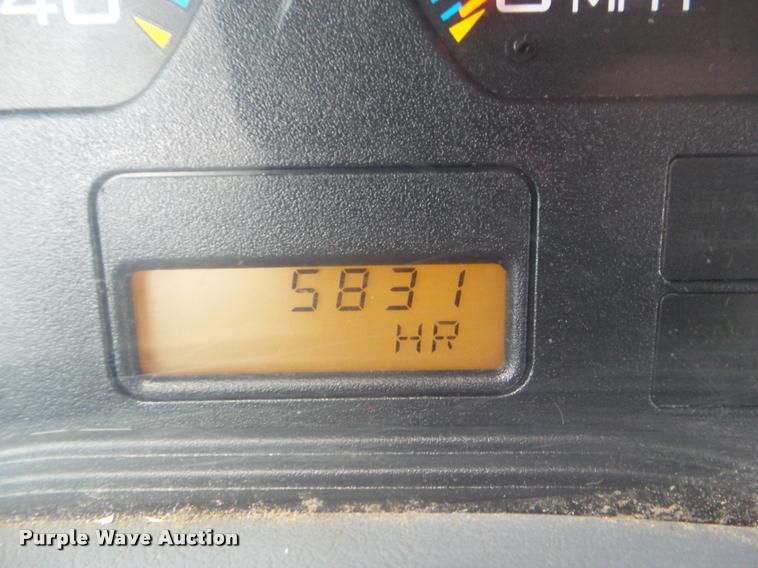 image for item L1707 2005 International 7300 digger derrick truck