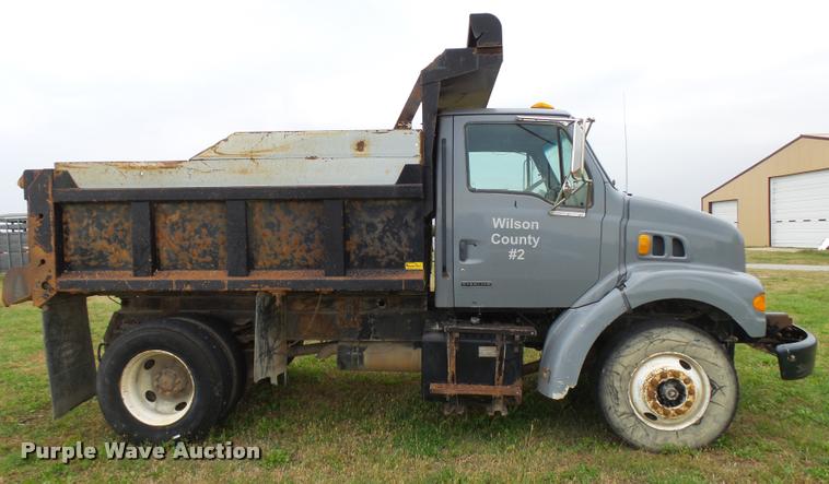image for item L3280 2000 Sterling L7500 dump truck