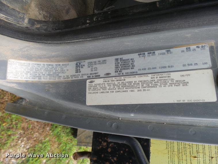 image for item L3280 2000 Sterling L7500 dump truck