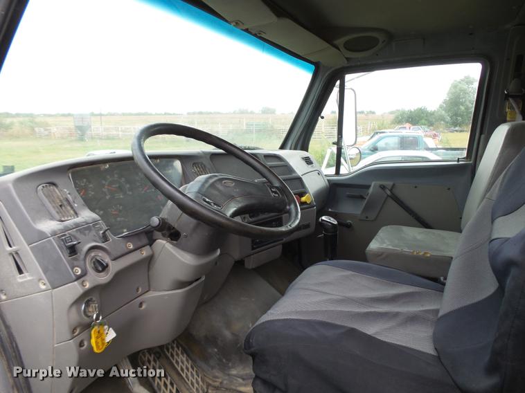 image for item L3280 2000 Sterling L7500 dump truck