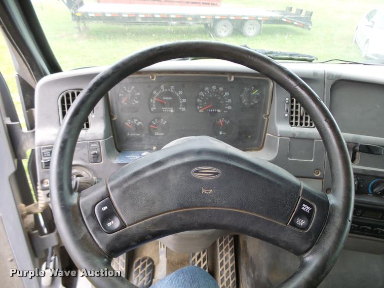 image for item L3280 2000 Sterling L7500 dump truck