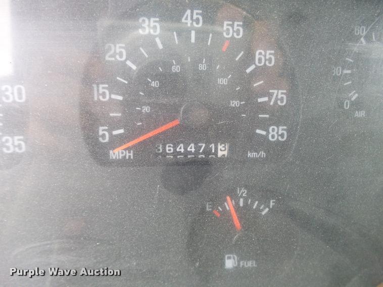 image for item L3280 2000 Sterling L7500 dump truck