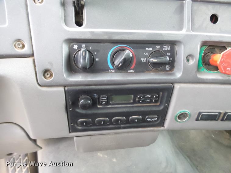 image for item L3280 2000 Sterling L7500 dump truck