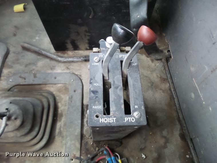 image for item L3280 2000 Sterling L7500 dump truck