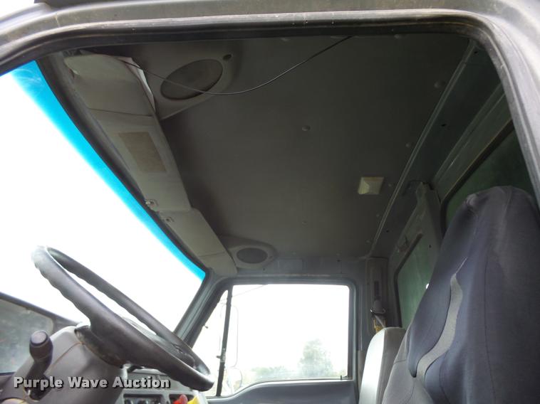 image for item L3280 2000 Sterling L7500 dump truck