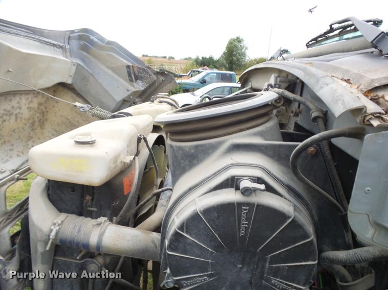 image for item L3280 2000 Sterling L7500 dump truck