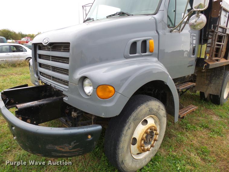 image for item L3280 2000 Sterling L7500 dump truck