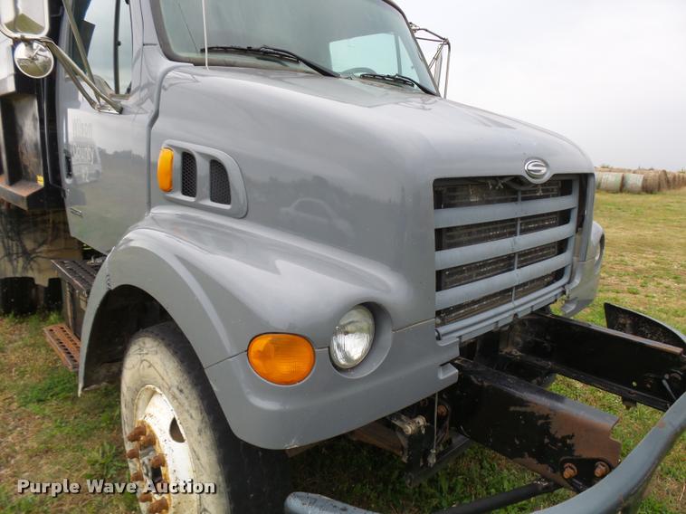 image for item L3280 2000 Sterling L7500 dump truck