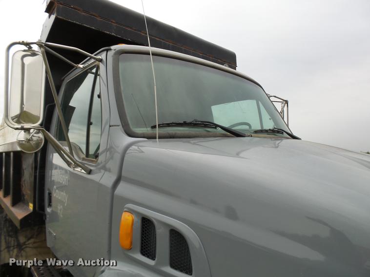 image for item L3280 2000 Sterling L7500 dump truck