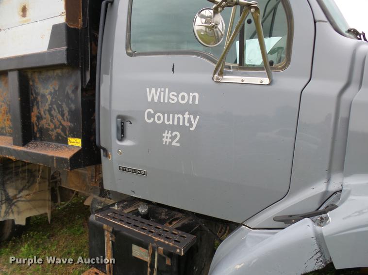 image for item L3280 2000 Sterling L7500 dump truck