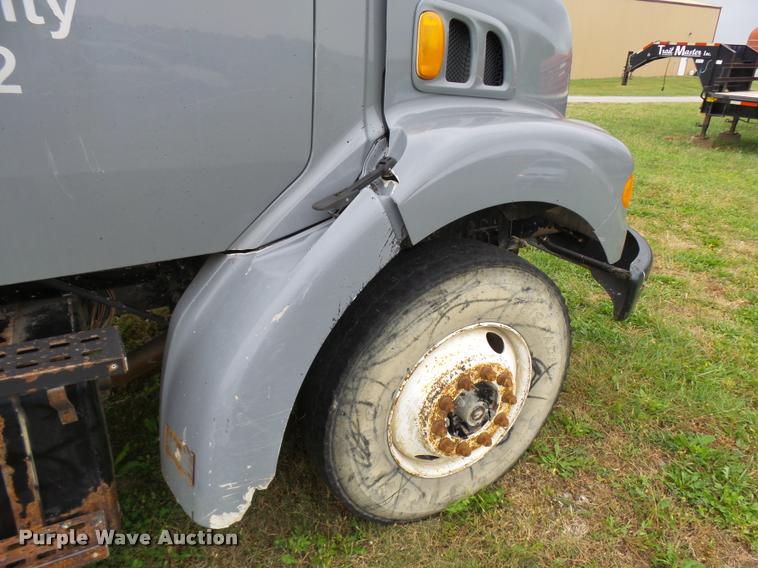 image for item L3280 2000 Sterling L7500 dump truck