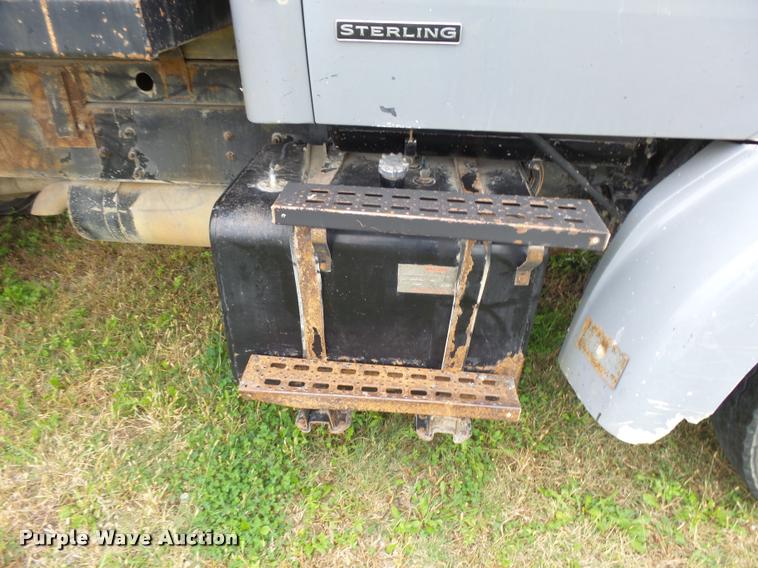 image for item L3280 2000 Sterling L7500 dump truck