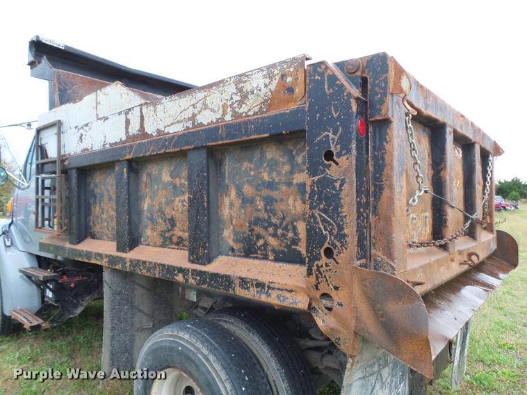 image for item L3280 2000 Sterling L7500 dump truck