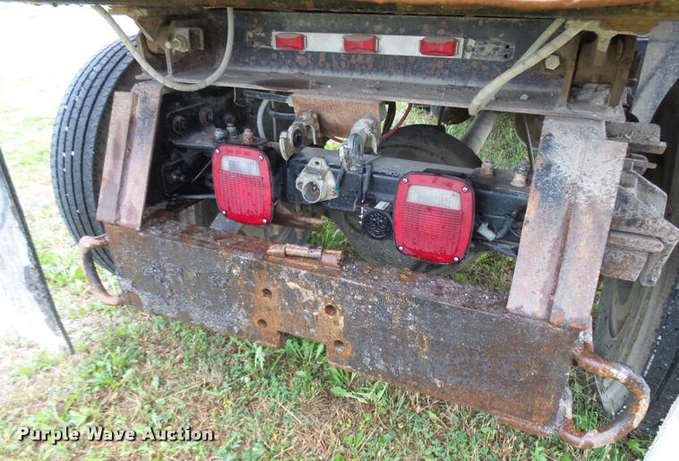 image for item L3280 2000 Sterling L7500 dump truck