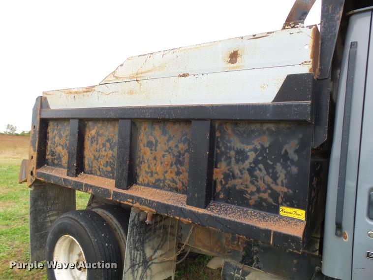 image for item L3280 2000 Sterling L7500 dump truck