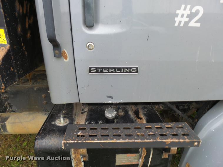image for item L3280 2000 Sterling L7500 dump truck