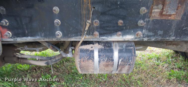 image for item L3280 2000 Sterling L7500 dump truck