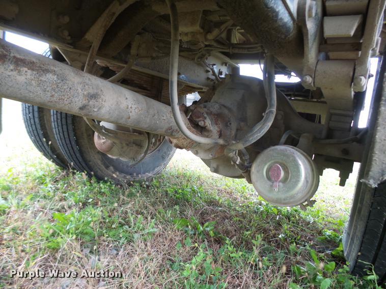 image for item L3280 2000 Sterling L7500 dump truck