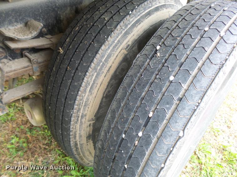 image for item L3280 2000 Sterling L7500 dump truck