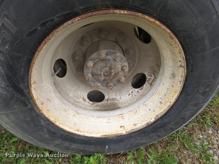 image for item L3280 2000 Sterling L7500 dump truck