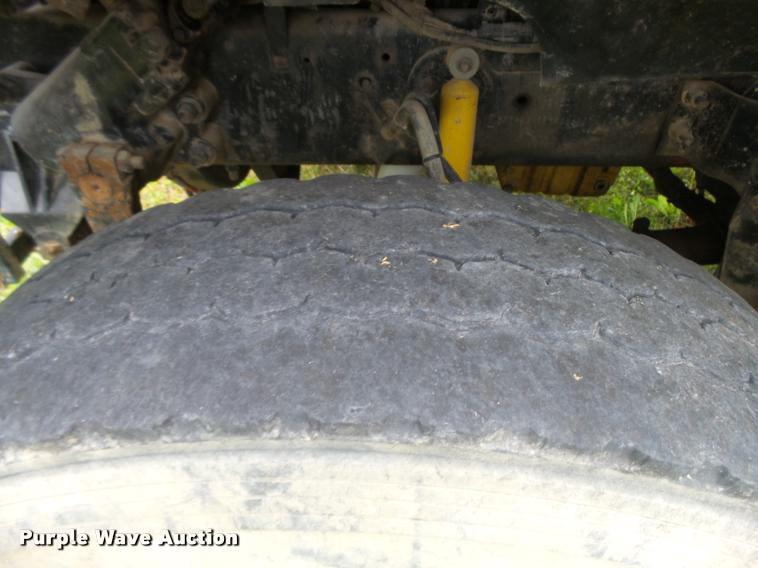 image for item L3280 2000 Sterling L7500 dump truck